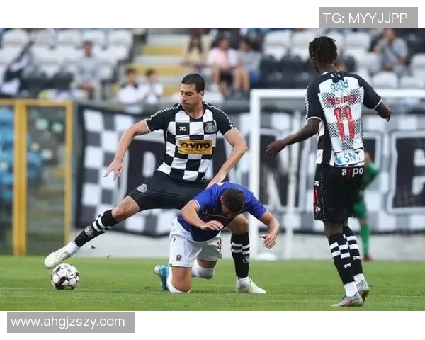 深入探讨上海足球队在比赛经验上的差异与影响分析