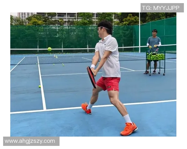 深圳网球队控制打法深度解析与战术应用探讨 深圳网球队控制打法深度解析与战术应用探讨