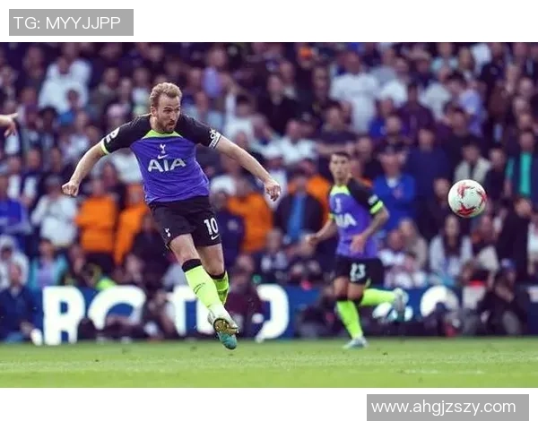 英格兰足球明星的辉煌历程与传奇瞬间揭秘