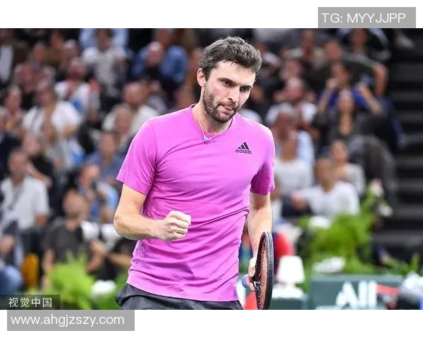 西安网球队状态引发热议球迷对表现与未来发展分歧明显 西安网球队状态引发热议球迷对表现与未来发展分歧明显