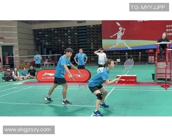 西安羽毛球队配合排名创新高展现团队实力与竞技风采 西安羽毛球队配合排名创新高展现团队实力与竞技风采