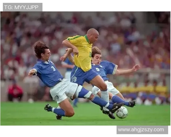 足球巨星与流行歌手的精彩瞬间合集视频分享 足球巨星与流行歌手的精彩瞬间合集视频分享