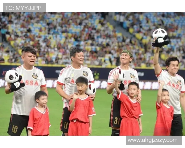 足球明星肌肉对比揭秘谁才是健身房的王者与球场的英雄 足球明星肌肉对比揭秘谁才是健身房的王者与球场的英雄