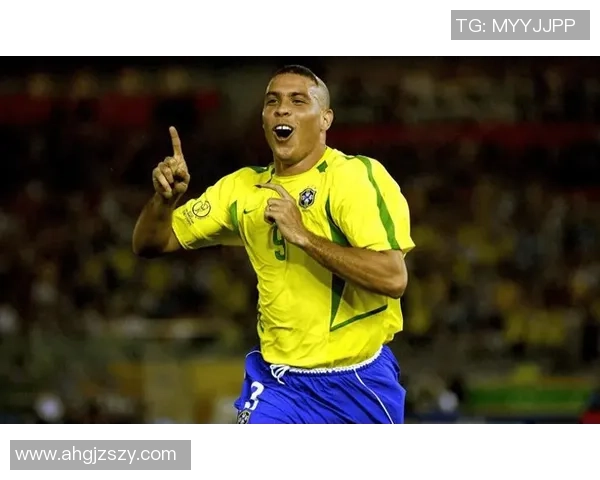 足球明星辉煌瞬间集锦展现他们的传奇事迹与不屈精神