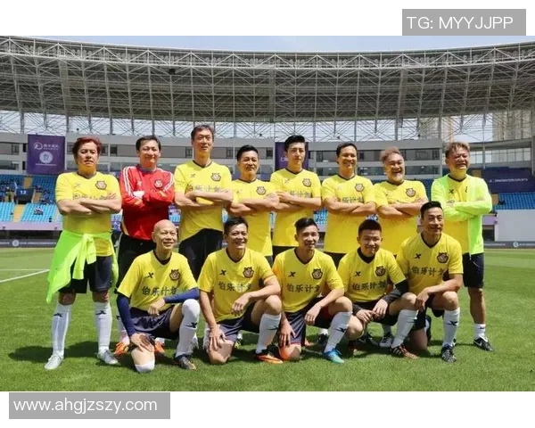 足球明星高清合照图片展现球场魅力与团队精神的完美瞬间 足球明星高清合照图片展现球场魅力与团队精神的完美瞬间