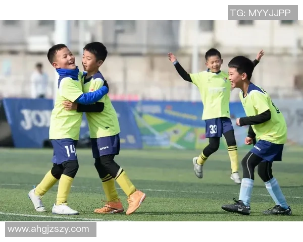 足球纪实：记录上海足球队的成长故事